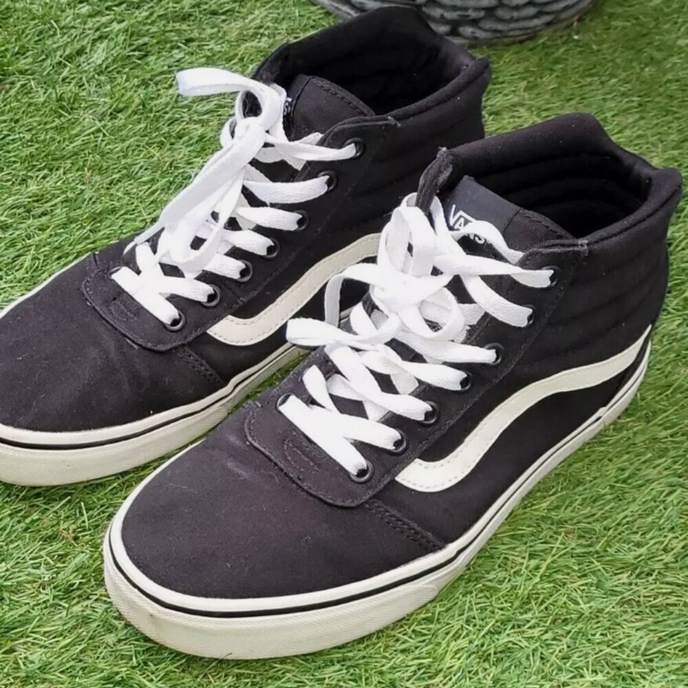 Vans SK8-Hi Core Classics Women's Skateboard Shoes size 9 Black White